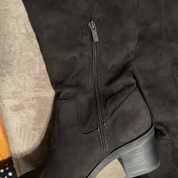 Kenneth Cole Reaction Over-The-Knee Boots- New - Picture 6 of 13